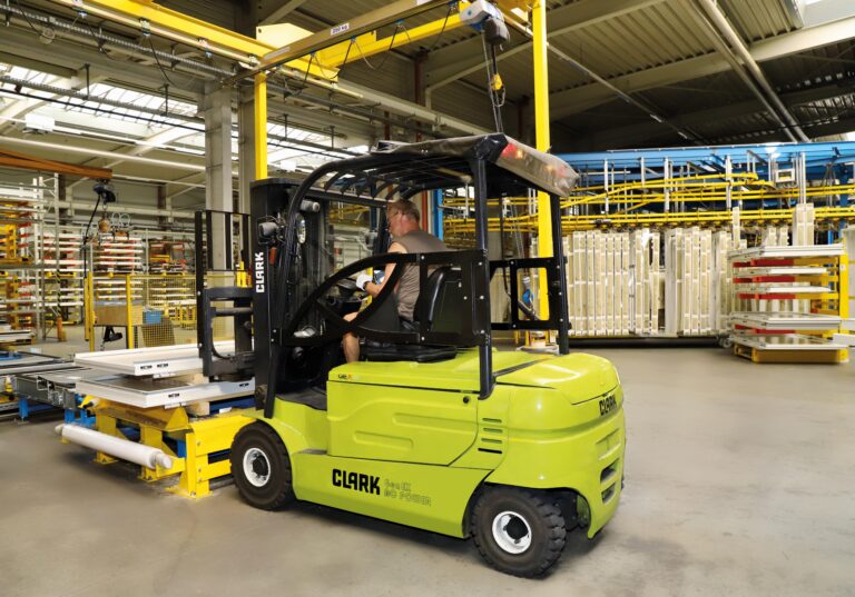 electric forklift